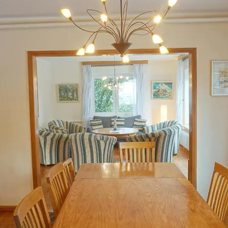 Kuenstlergarten Haus 1 *