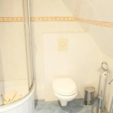 Kuenstlergarten Haus 1 *